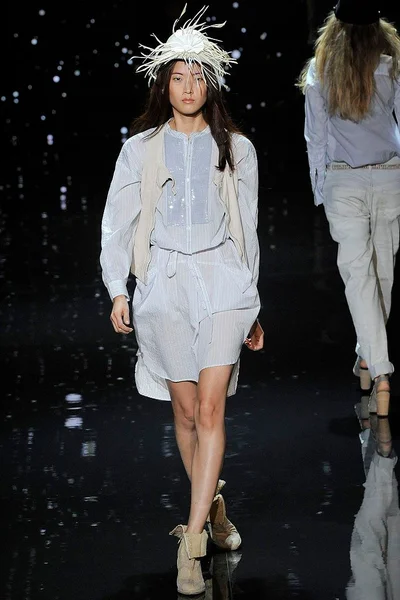 Look 8